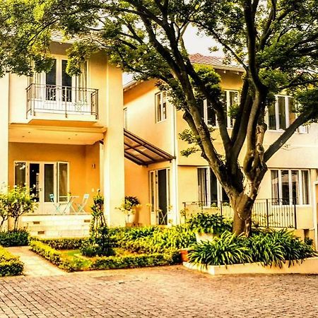 Q On First Guesthouse Johannesburg Eksteriør billede