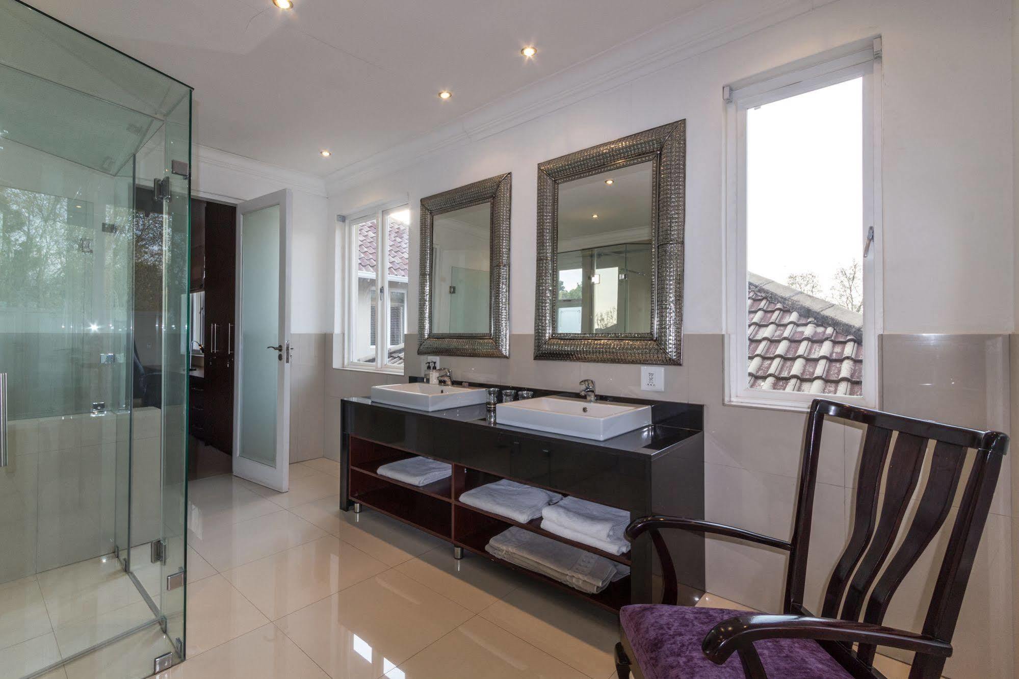 Q On First Guesthouse Johannesburg Eksteriør billede