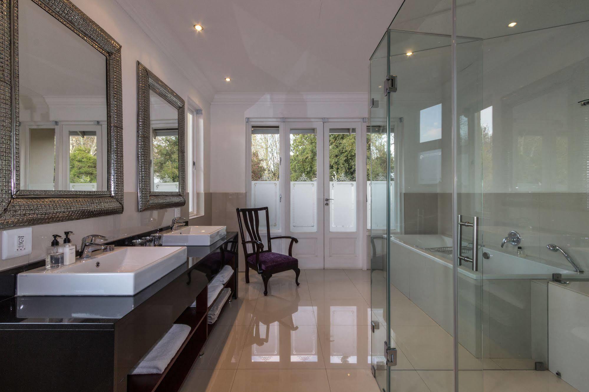 Q On First Guesthouse Johannesburg Eksteriør billede