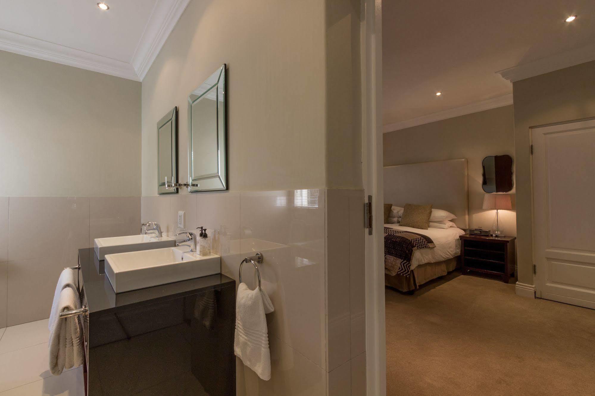 Q On First Guesthouse Johannesburg Eksteriør billede