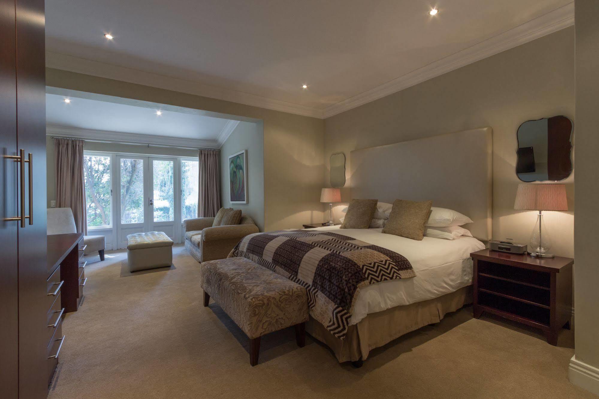 Q On First Guesthouse Johannesburg Eksteriør billede